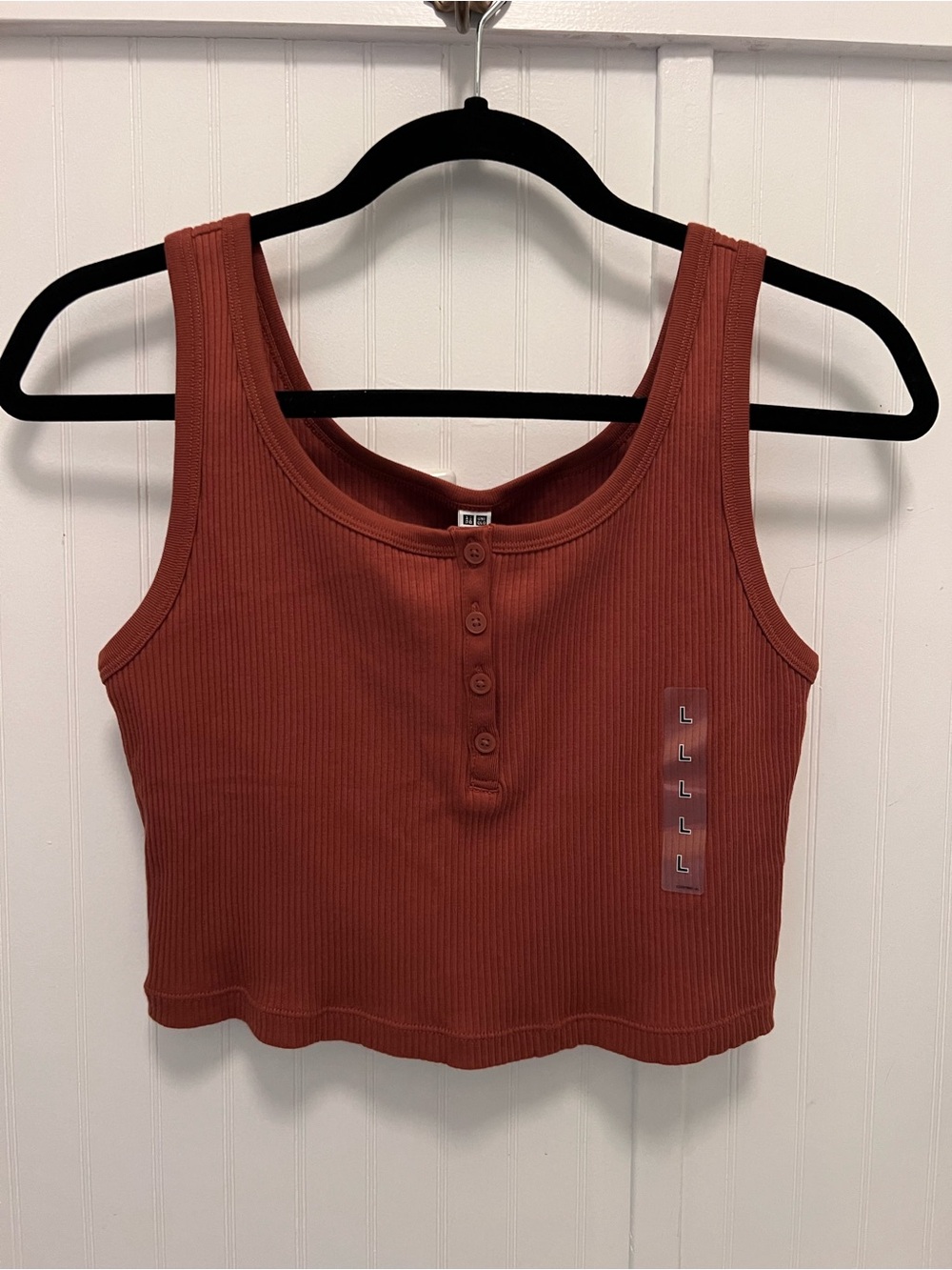 UNIQLO Ribbed Henley Neck Cropped Tank Top Size L